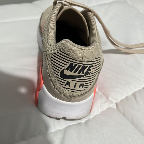 Size 7 lady’s Nike max - Picture 4 of 4